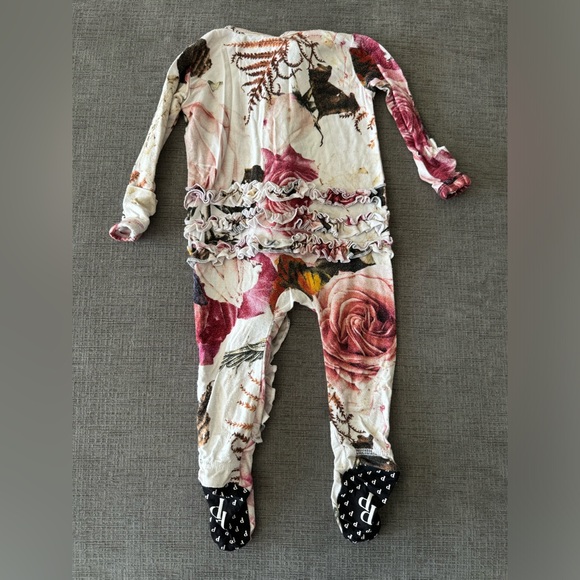 Posh Peanut Footie - Picture 2 of 5